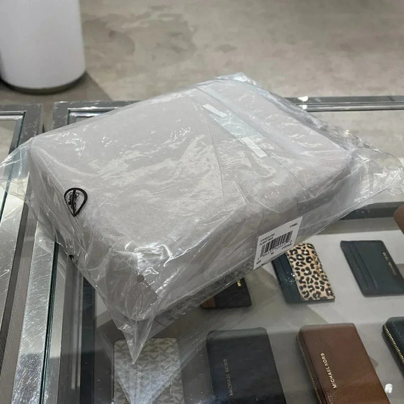 * Original Packing* Michael Kors Cooper Medium Camel Crossgrain Leather Flight - Picture 1 of 16